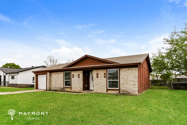 1420 Palisades Dr in Lewisville, TX - Foto de edificio - Building Photo