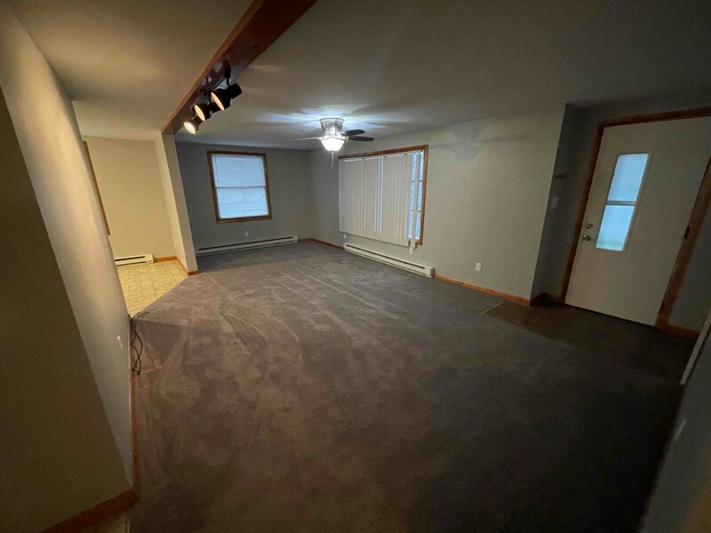 146 Harriet St in Throop, PA - Building Photo