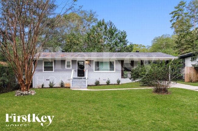 1855 Shamrock Dr in Decatur, GA - Foto de edificio - Building Photo