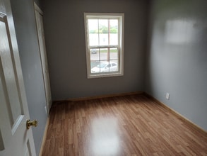 14 N Ritchie Ave in Ravenswood, WV - Building Photo - Building Photo