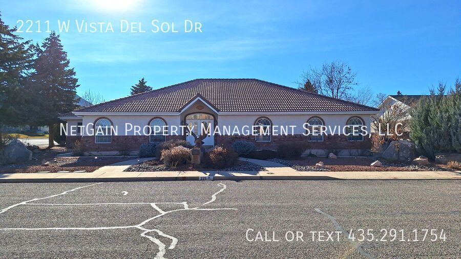 2211 W Vista Del Sol Dr in Cedar City, UT - Building Photo