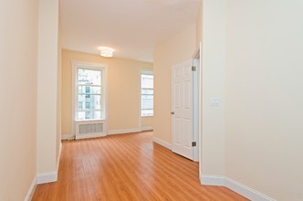 316-318 E 81st St in New York, NY - Building Photo - Building Photo