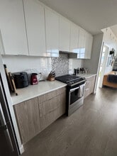 1151 Sunset Dr in Kelowna, BC - Building Photo - Building Photo