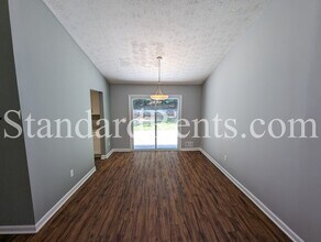 4650 Aberdeen Ln in Stone Mountain, GA - Foto de edificio - Building Photo