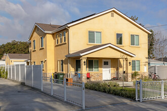 1109 N Mulberry Ave in Compton, CA - Building Photo - Building Photo