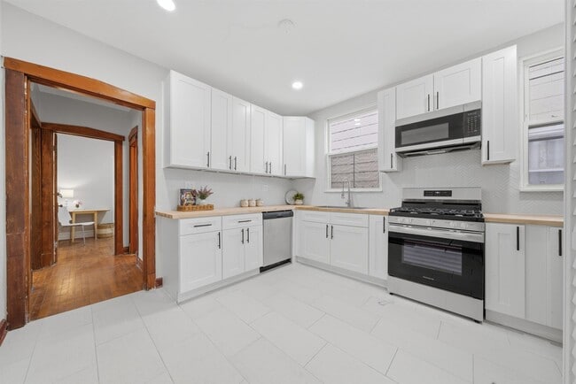 4735 N Kilbourn Ave in Chicago, IL - Building Photo - Building Photo