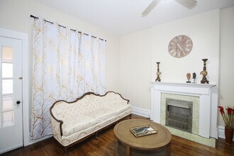 1372 Neil Ave, Unit 1 in Columbus, OH - Building Photo - Building Photo