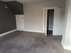 2621 Mt Vernon Ave, Unit 2621 Mt Vernon Ave Apt A in Evansville, IN - Foto de edificio - Building Photo