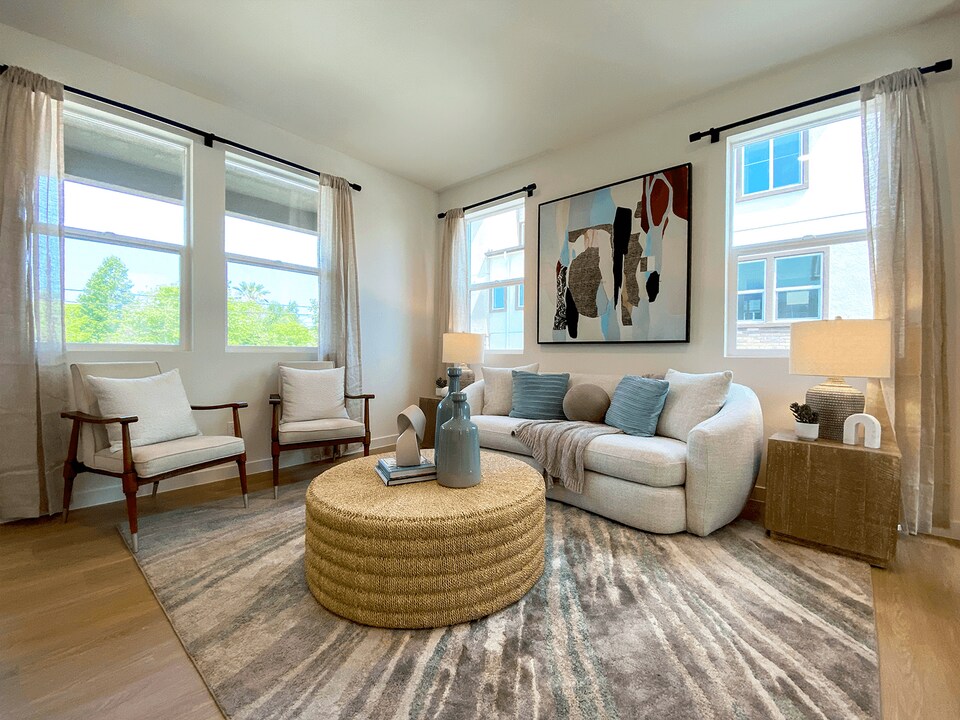 The Willow Townhomes in Ontario, CA - Foto de edificio