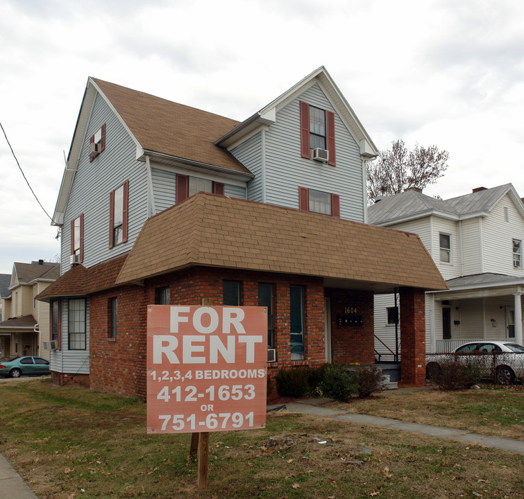 1604 6th Ave in Huntington, WV - Building Photo