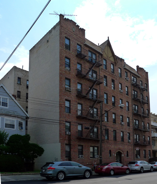 1745 E 16th St in Brooklyn, NY - Building Photo - Building Photo