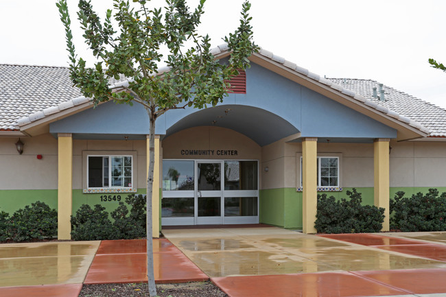 Parksdale Village in Madera, CA - Foto de edificio - Building Photo