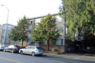 L&P Apartments in Seattle, WA - Building Photo - Building Photo