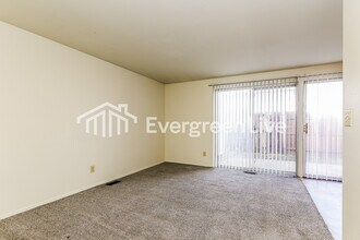 7572 Mt Hood in Dayton, OH - Building Photo - Building Photo