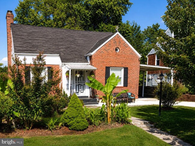 property at 2006 Hayden Rd