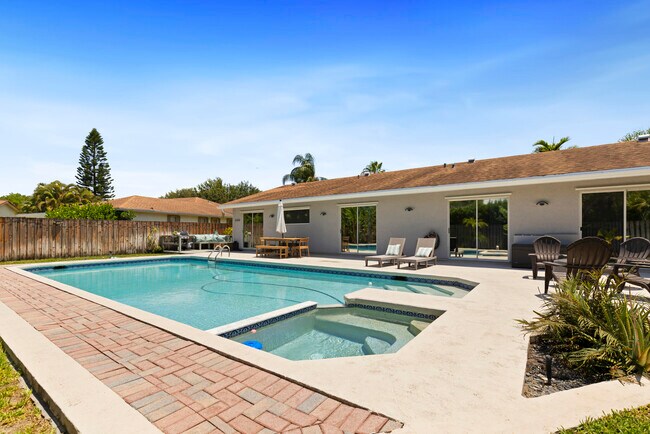 4114 Bay Laurel Way