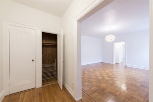 63 Sherman Pl in Jersey City, NJ - Building Photo