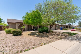 1875 E Auburn Dr in Tempe, AZ - Foto de edificio - Building Photo