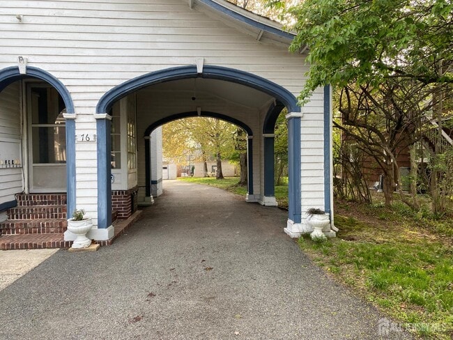 76 S Adelaide Ave in Highland Park, NJ - Building Photo - Building Photo