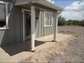 1155 S Page Springs Rd, Unit 1 in Cornville, AZ - Building Photo - Building Photo