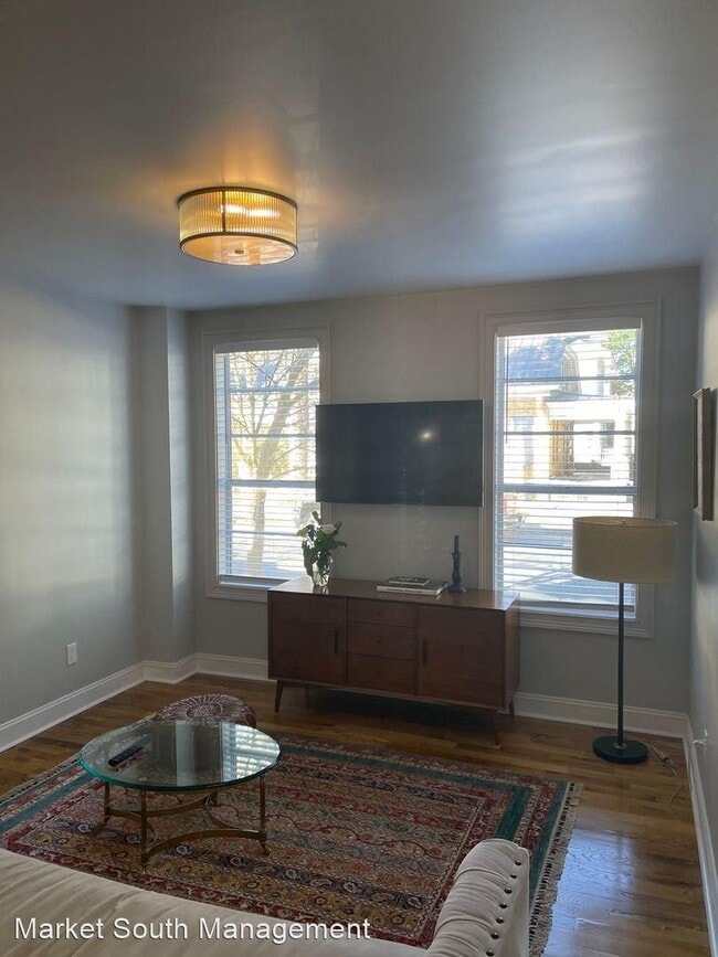521 W 37th St in Savannah, GA - Building Photo - Building Photo
