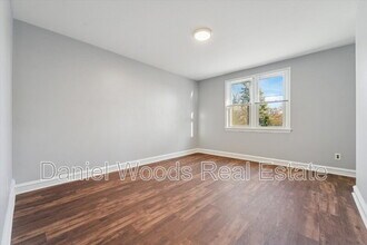 926 Booth St in Chester, PA - Foto de edificio - Building Photo