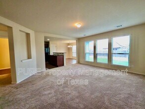 13008 Ship Bell Dr in Manor, TX - Building Photo - Building Photo