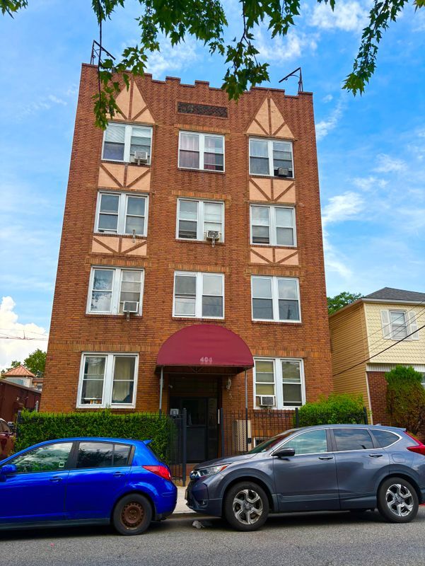 404 Stegman Pkwy