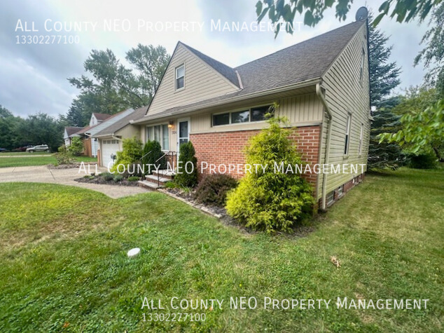 1924 Skyline Dr in Richmond Heights, OH - Foto de edificio - Building Photo