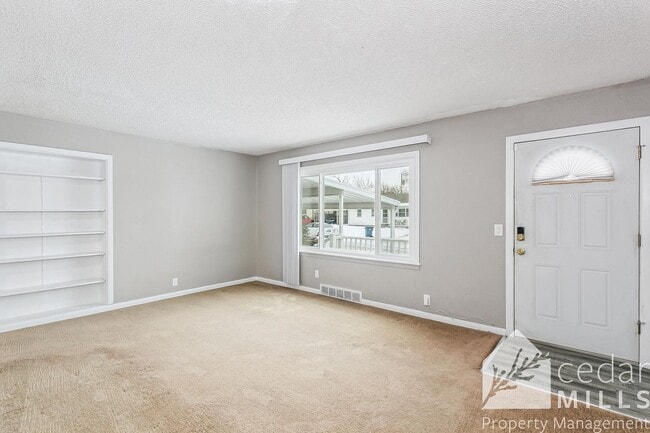 2445 N Chautauqua Ave in Wichita, KS - Building Photo - Building Photo