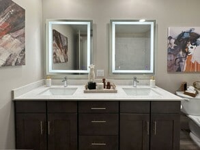 Notting Hill Apartments in Lincoln, NE - Foto de edificio - Building Photo