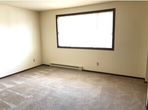 2080 Emery Ct in East Troy, WI - Building Photo - Building Photo