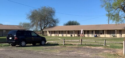 Reypres Villas in Mission, TX - Foto de edificio - Building Photo