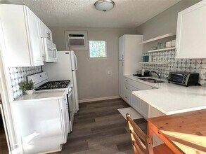 2208 Garden St in Austin, TX - Building Photo - Building Photo