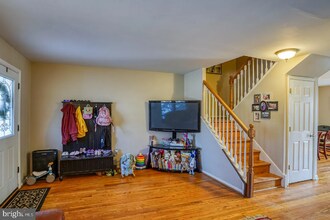 102 Hopkins Ct in Newark, DE - Building Photo - Building Photo