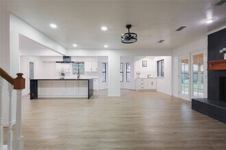 10411 Rippling Fields Dr in Houston, TX - Building Photo - Building Photo