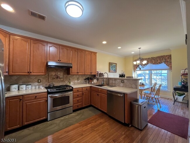 43 Georgetown Ct in Bernards, NJ - Building Photo - Building Photo