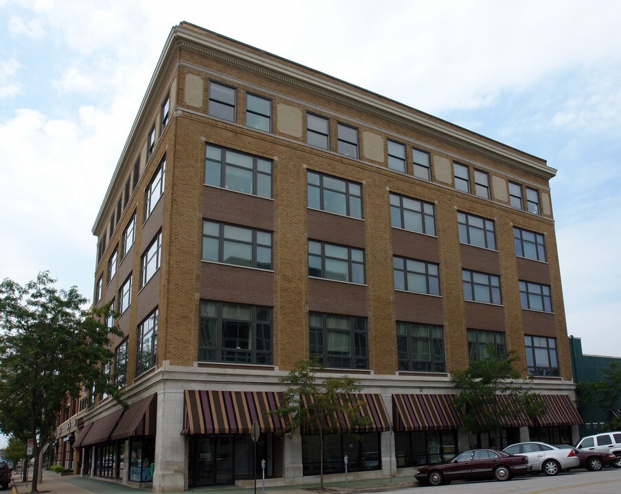 Renaissance Gold Lofts in Rock Island, IL - Foto de edificio