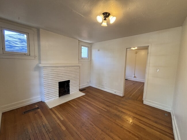 property at 921 Princeton Ave S