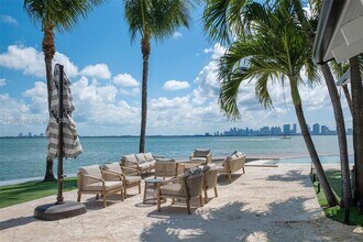 1365 Bay Terrace in North Bay Village, FL - Building Photo - Building Photo