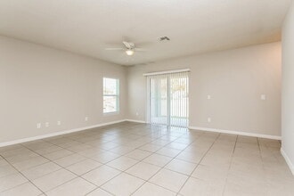 501 Elbridge Pl in Poinciana, FL - Building Photo - Building Photo