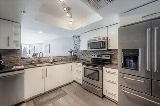 201 W Laurel St in Tampa, FL - Building Photo - Building Photo