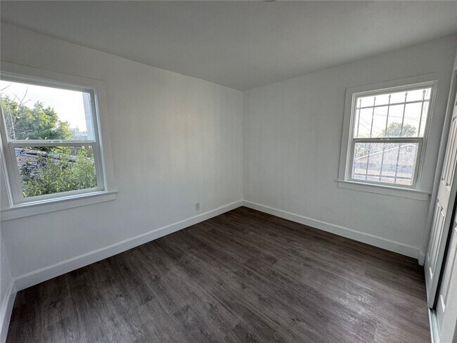 942 E 43rd Pl-Unit -2 in Los Angeles, CA - Building Photo - Building Photo