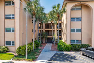 Bay West Condominiums in Largo, FL - Building Photo - Building Photo