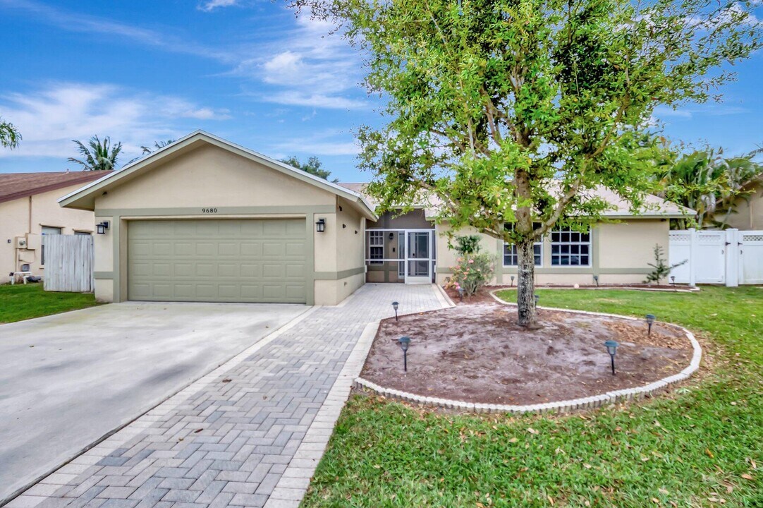 9680 Lancaster Pl in Boca Raton, FL - Building Photo