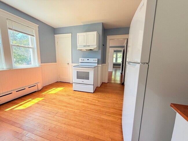 58 Longfellow Rd in Worcester, MA - Foto de edificio - Building Photo