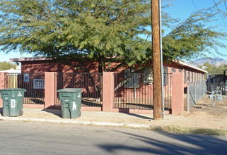 5711 E 26th St in Tucson, AZ - Building Photo - Building Photo