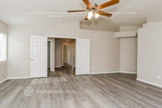 524 Halloran Springs Rd in Las Vegas, NV - Building Photo - Building Photo