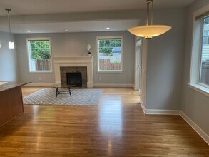 21211 82nd Pl W in Edmonds, WA - Building Photo - Building Photo
