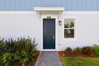 4416 Longwood Lk Sq in Westlake, FL - Building Photo - Building Photo